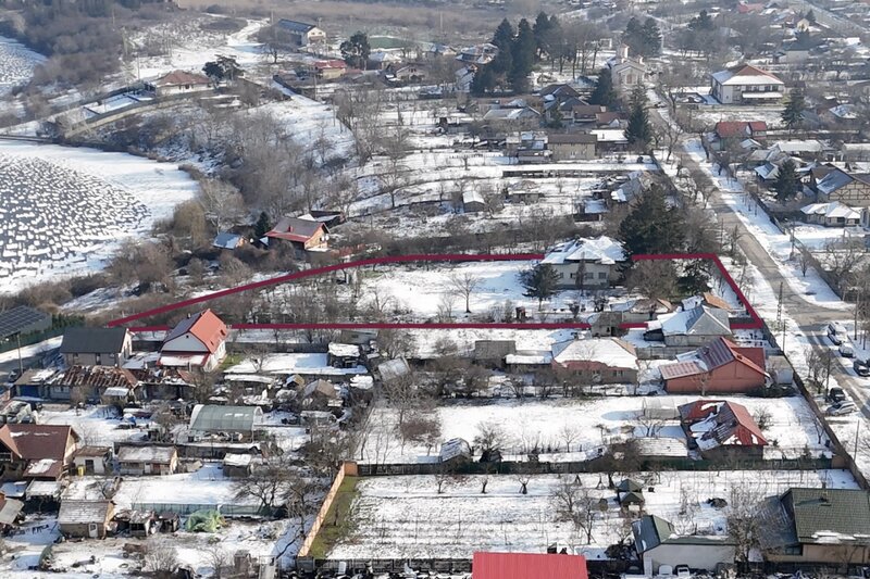 Gradistea Teren si constructie pe malul lacului Cǎldǎrusani