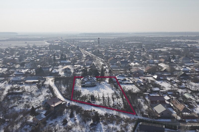 Gradistea Teren si constructie pe malul lacului Cǎldǎrusani