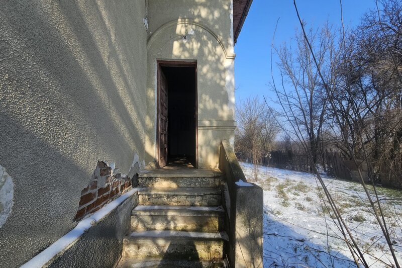 Gradistea Teren si constructie pe malul lacului Cǎldǎrusani